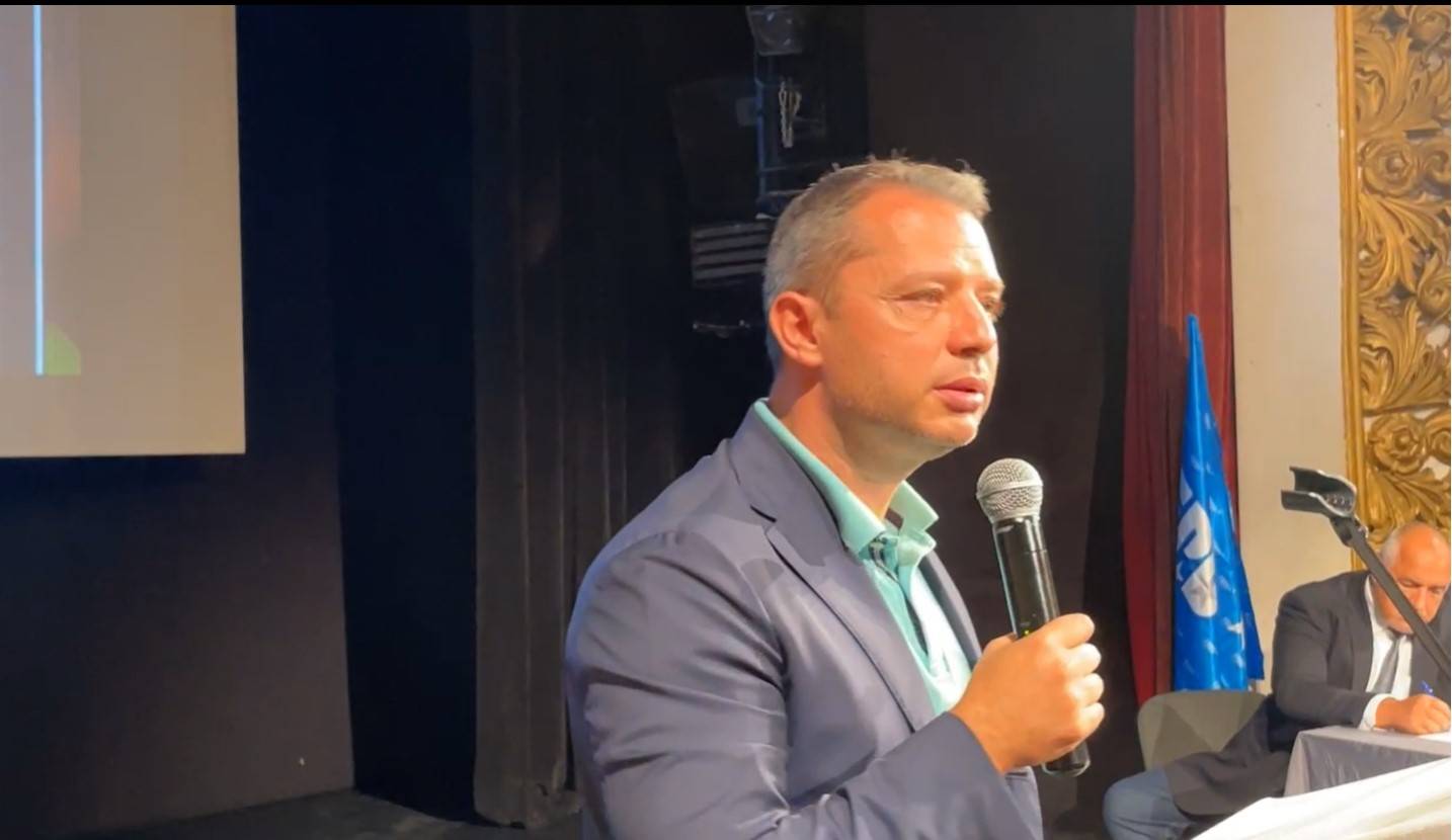  Делян Добрев в Хасково 